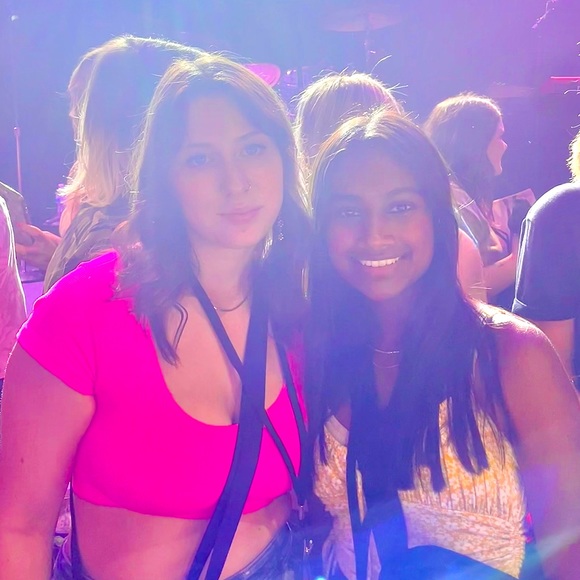 Meet your Posher, Adah - Picture 1 of 1